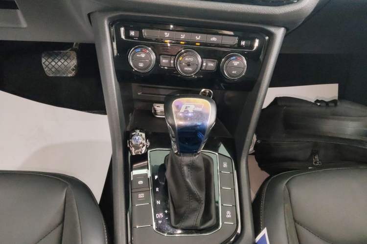 Used Volkswagen Tiguan L 2019 330TSI Automatic Two-Wheel Drive Panoramic Comfort Edition China VI Standard Gear Lever