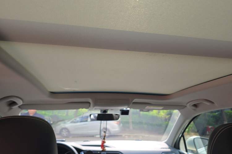 Used Volkswagen Tiguan L 2019 Revised 330TSI Automatic Two-Wheel Drive Smart & Luxury Edition China VI Standard Headliner