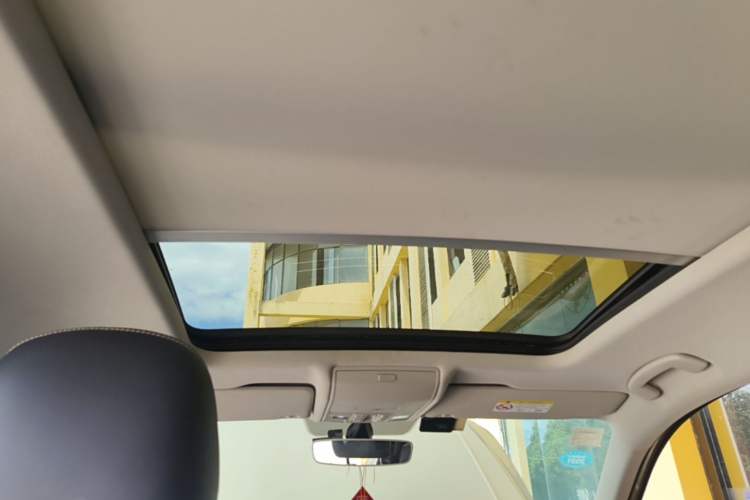 Used Volkswagen Tiguan L 2019 330TSI Automatic Two-Wheel Drive Smart Luxury Version China VI Standard Headliner