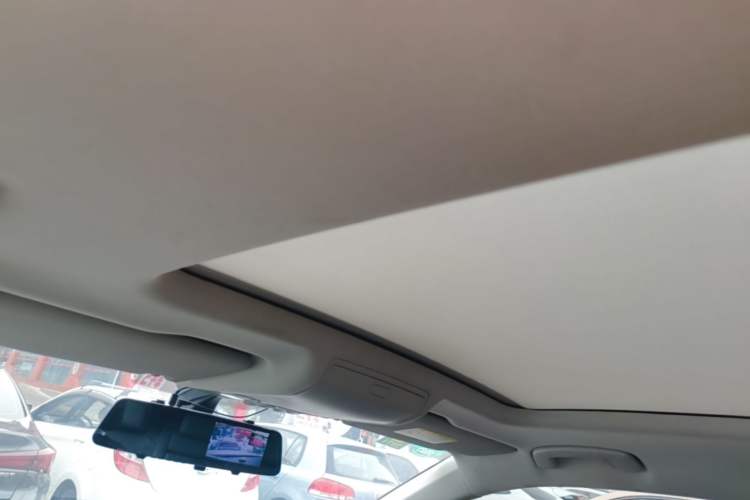 Used Volkswagen Tiguan L 2019 330TSI Automatic Two-Wheel Drive Panoramic Comfort Edition China V Standard Headliner