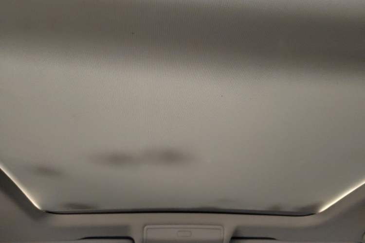 Used Volkswagen Tiguan L 2019 330TSI Automatic Two-Wheel Drive Smart Luxury Version China VI Standard Headliner