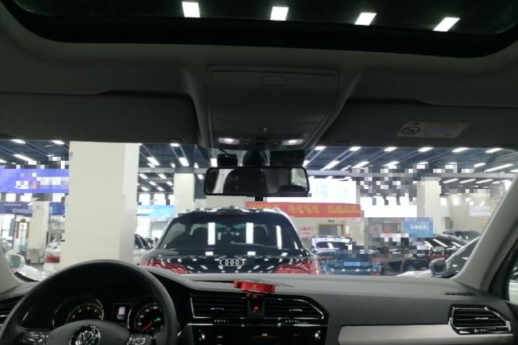 Used Volkswagen Tiguan L 2019 Updated Version 330TSI Automatic Two-Wheel Drive Panoramic Comfort Edition China VI Standard Headliner