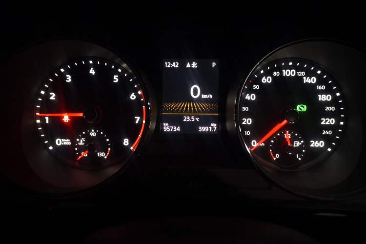 Used Volkswagen Tiguan L 2019 330TSI Automatic Two-Wheel Drive Smart Luxury Version China VI Standard Instrument Cluster