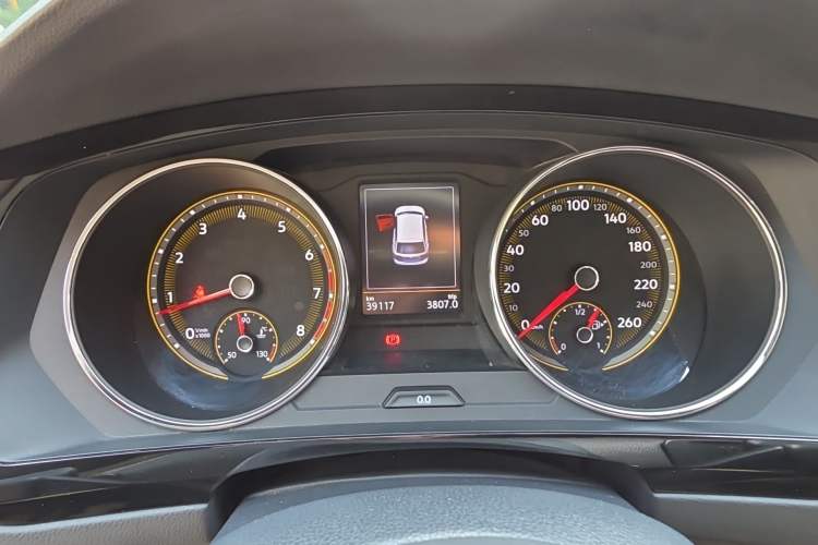 Used Volkswagen Tiguan L 2019 Revised 330TSI Automatic Two-Wheel Drive Smart & Luxury Edition China VI Standard Instrument Cluster