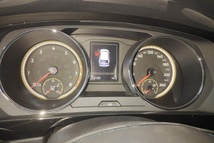 Used Volkswagen Tiguan L 2019 Revised 330TSI Automatic Two-Wheel Drive Smart & Luxury Edition China VI Standard Instrument Cluster