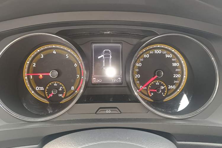 Used Volkswagen Tiguan L 2019 330TSI Automatic Two-Wheel Drive Luxury Edition China VI Standard Instrument Cluster