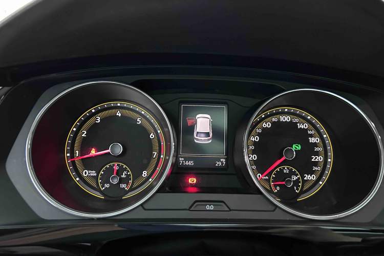Used Volkswagen Tiguan L 2019 Revised Version 280TSI Automatic Two-Wheel Drive Panoramic Comfort Edition China VI Standard Instrument Cluster