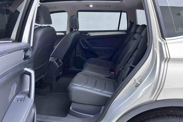 Used Volkswagen Tiguan L 2019 Revised Version 280TSI Automatic Two-Wheel Drive Panoramic Comfort Edition China VI Standard Interior 2