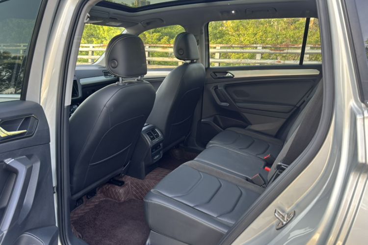 Used Volkswagen Tiguan L 2019 Revised Version 280TSI Automatic Two-Wheel Drive Panoramic Comfort Edition China VI Standard Interior 4