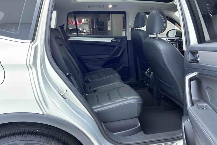 Used Volkswagen Tiguan L 2019 Revised Version 280TSI Automatic Two-Wheel Drive Panoramic Comfort Edition China VI Standard Interior 4