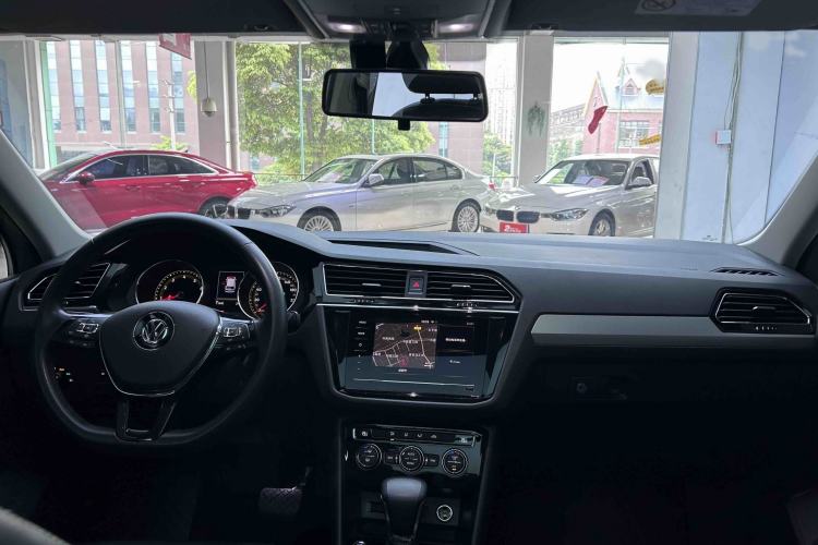 Used Volkswagen Tiguan L 2019 Revised Version 280TSI Automatic Two-Wheel Drive Panoramic Comfort Edition China VI Standard Interior 5