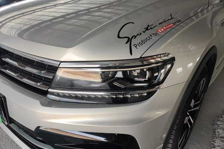 Used Volkswagen Tiguan L 2019 330TSI Automatic Two-Wheel Drive R-Line Flagship Model China VI Standard Left Front Headlight