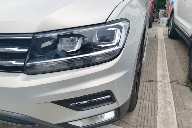 Used Volkswagen Tiguan L 2019 330TSI Automatic Two-Wheel Drive Panoramic Comfort Edition China V Standard Left Front Headlight