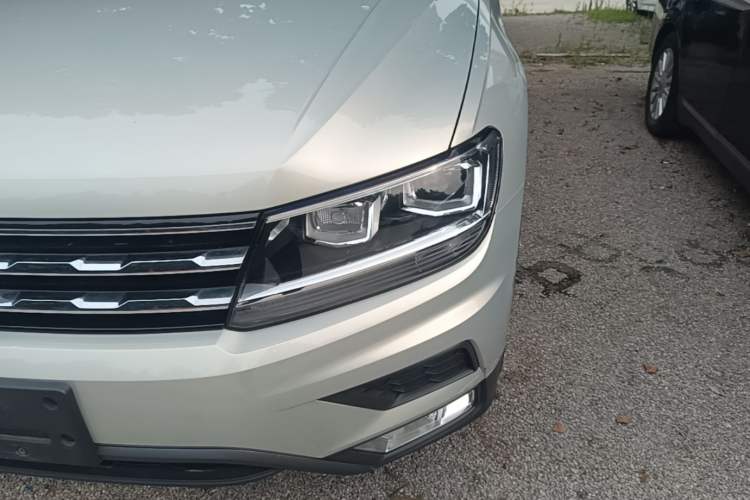 Used Volkswagen Tiguan L 2019 330TSI Automatic Two-Wheel Drive Luxury Edition China VI Standard Left Front Headlight