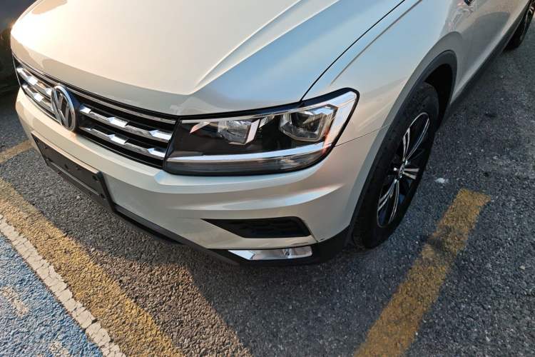 Used Volkswagen Tiguan L 2019 330TSI Automatic Two-Wheel Drive Luxury Edition China VI Standard Left Front Headlight