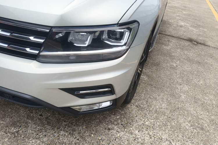 Used Volkswagen Tiguan L 2019 Revised 330TSI Automatic Two-Wheel Drive Smart & Luxury Edition China VI Standard Left Front Headlight