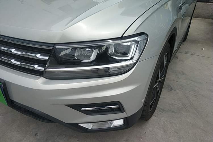 Used Volkswagen Tiguan L 2019 Revised 330TSI Automatic Two-Wheel Drive Smart & Luxury Edition China VI Standard Left Front Headlight