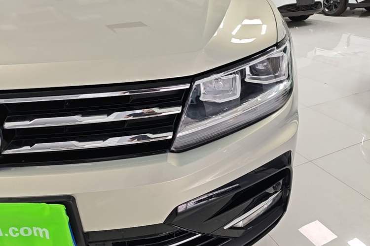 Used Volkswagen Tiguan L 2019 330TSI Automatic Two-Wheel Drive Luxury Edition China VI Standard Left Front Headlight