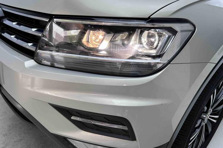 Used Volkswagen Tiguan L 2019 Revised Version 280TSI Automatic Two-Wheel Drive Panoramic Comfort Edition China VI Standard Left Front Headlight