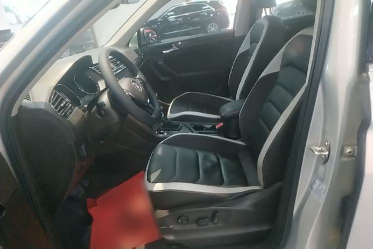 Used Volkswagen Tiguan L 2019 330TSI Automatic Two-Wheel Drive Smart Luxury Version China V Emission Standard Left Front Seat