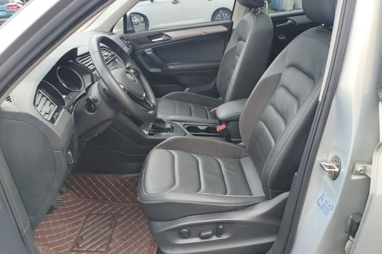 Used Volkswagen Tiguan L 2019 Revised Version 280TSI Automatic Two-Wheel Drive Panoramic Comfort Edition China VI Standard Left Front Seat