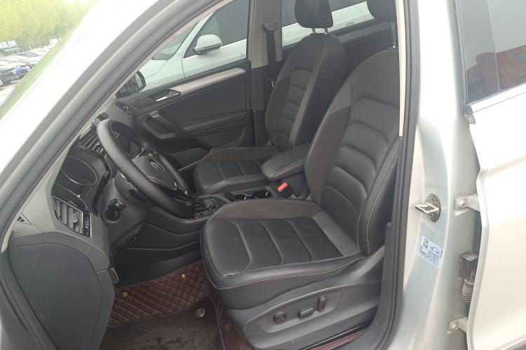 Used Volkswagen Tiguan L 2019 Revised 330TSI Automatic Two-Wheel Drive Smart & Luxury Edition China VI Standard Left Front Seat