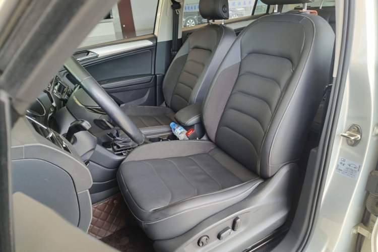 Used Volkswagen Tiguan L 2019 330TSI Automatic Two-Wheel Drive Smart Luxury Version China VI Standard Left Front Seat