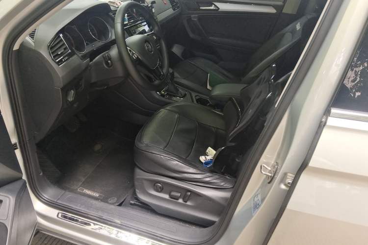 Used Volkswagen Tiguan L 2019 330TSI Automatic Two-Wheel Drive Smart Luxury Version China VI Standard Left Front Seat