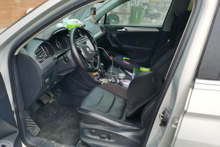 Used Volkswagen Tiguan L 2019 380TSI Automatic All-Wheel Drive Luxury Edition China VI Standard Left Front Seat
