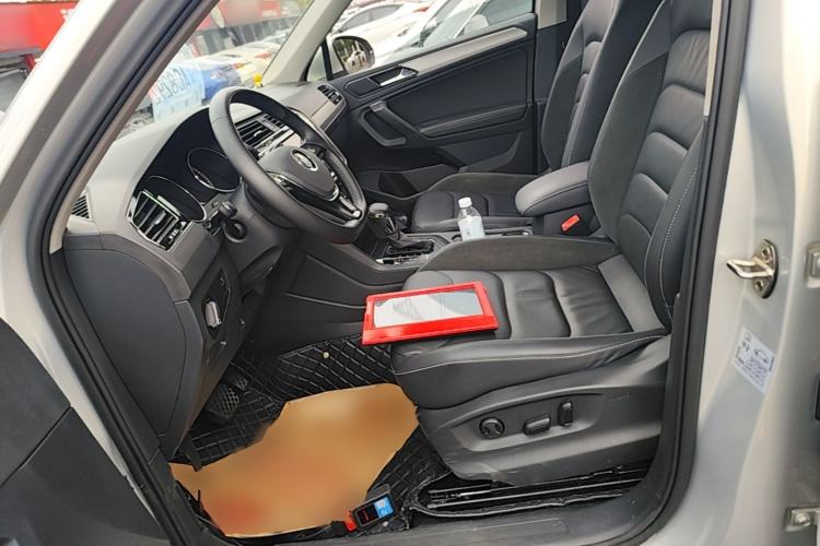 Used Volkswagen Tiguan L 2019 Updated Version 330TSI Automatic Two-Wheel Drive Panoramic Comfort Edition China VI Standard Left Front Seat