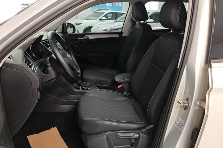 Used Volkswagen Tiguan L 2019 330TSI Automatic Two-Wheel Drive Luxury Edition China VI Standard Left Front Seat