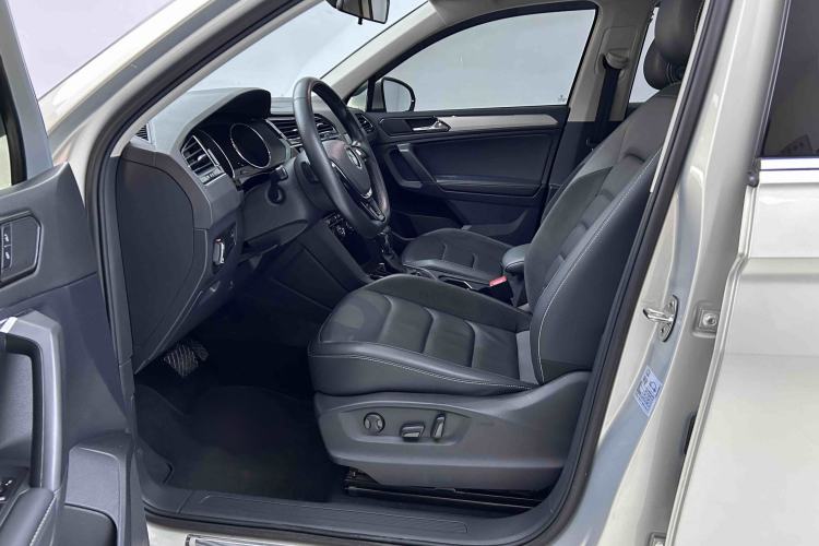 Used Volkswagen Tiguan L 2019 Revised Version 280TSI Automatic Two-Wheel Drive Panoramic Comfort Edition China VI Standard Left Front Seat