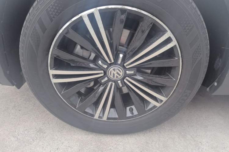 Used Volkswagen Tiguan L 2019 330TSI Automatic Two-Wheel Drive Panoramic Comfort Edition China VI Standard Left Front Wheel Hub