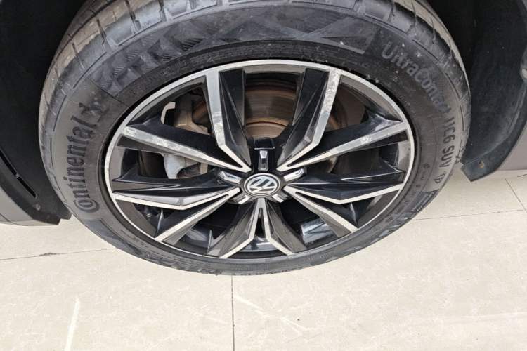 Used Volkswagen Tiguan L 2019 330TSI Automatic Two-Wheel Drive Smart Luxury Version China V Emission Standard Left Front Wheel Hub