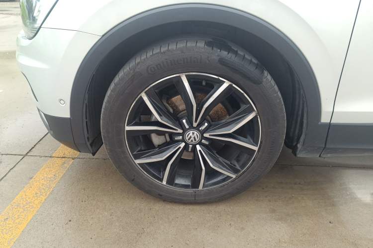 Used Volkswagen Tiguan L 2019 Revised 330TSI Automatic Two-Wheel Drive Smart & Luxury Edition China VI Standard Exterior 4