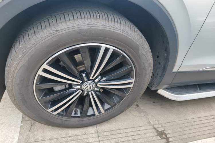 Used Volkswagen Tiguan L 2019 330TSI Automatic Two-Wheel Drive Panoramic Comfort Edition China V Standard Left Front Wheel Hub