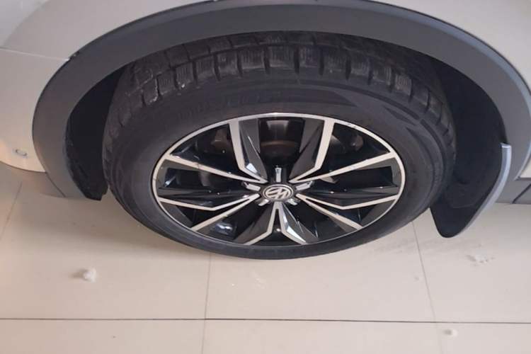 Used Volkswagen Tiguan L 2019 380TSI Automatic All-Wheel Drive Intelligent Luxury Version China V Standard Left Front Wheel Hub