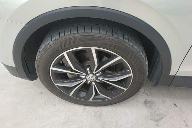 Used Volkswagen Tiguan L 2019 Revised 330TSI Automatic Two-Wheel Drive Smart & Luxury Edition China VI Standard Left Front Wheel Hub