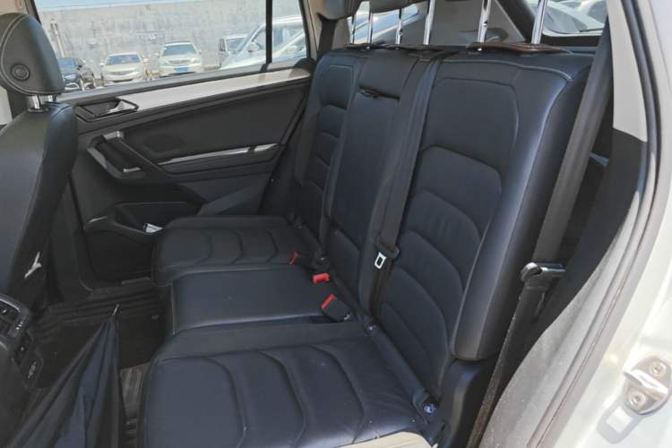 Used Volkswagen Tiguan L 2019 330TSI Automatic Two-Wheel Drive Smart Luxury Version China VI Standard Left Rear Seat