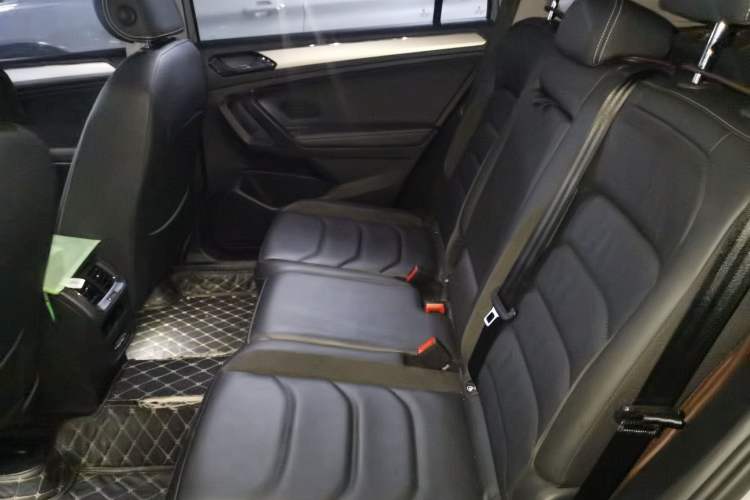 Used Volkswagen Tiguan L 2019 330TSI Automatic Two-Wheel Drive Smart Luxury Version China VI Standard Left Rear Seat