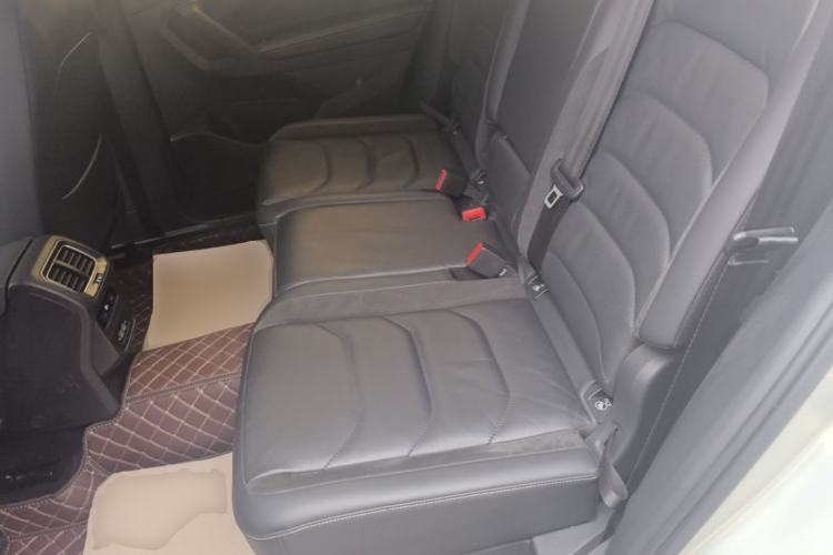 Used Volkswagen Tiguan L 2019 330TSI Automatic Two-Wheel Drive Panoramic Comfort Edition China VI Standard Left Rear Seat