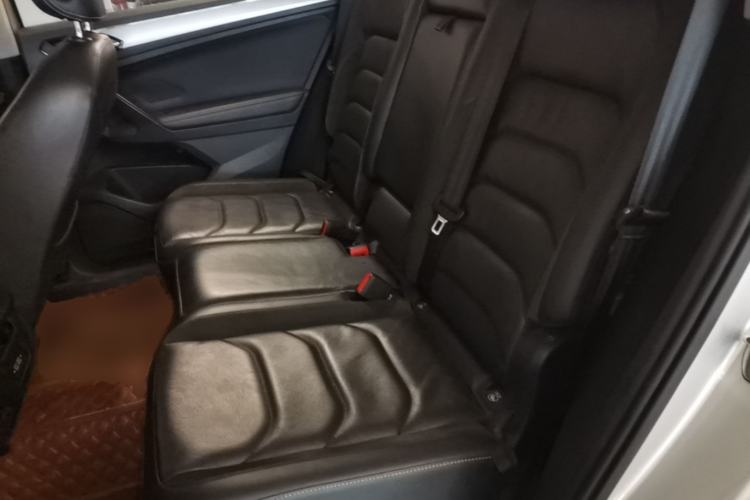 Used Volkswagen Tiguan L 2019 330TSI Automatic Two-Wheel Drive Panoramic Comfort Edition China VI Standard Left Rear Seat