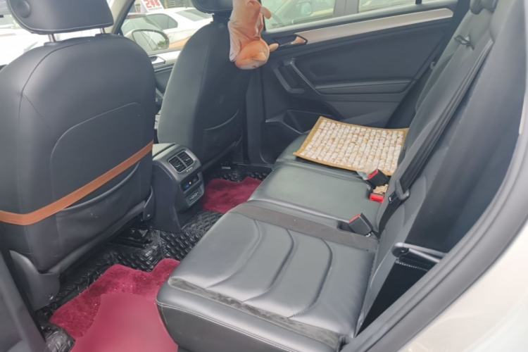 Used Volkswagen Tiguan L 2019 330TSI Automatic Two-Wheel Drive Panoramic Comfort Edition China V Standard Left Rear Seat