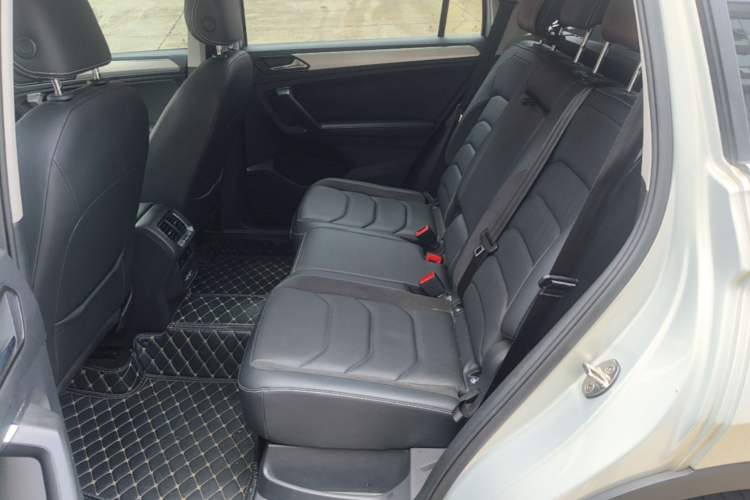 Used Volkswagen Tiguan L 2019 Revised 330TSI Automatic Two-Wheel Drive Smart & Luxury Edition China VI Standard Left Rear Seat