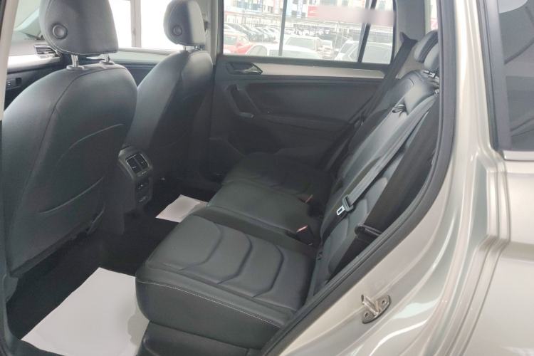 Used Volkswagen Tiguan L 2019 330TSI Automatic Two-Wheel Drive Panoramic Comfort Edition China VI Standard Left Rear Seat