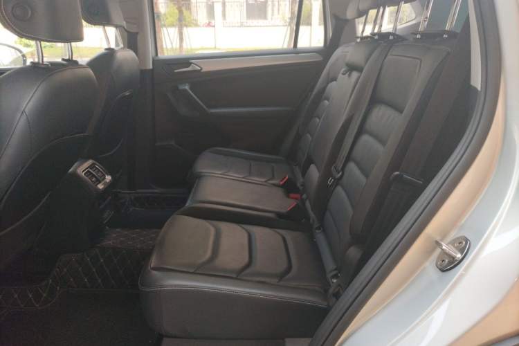 Used Volkswagen Tiguan L 2019 330TSI Automatic Two-Wheel Drive Panoramic Comfort Edition China VI Standard Left Rear Seat