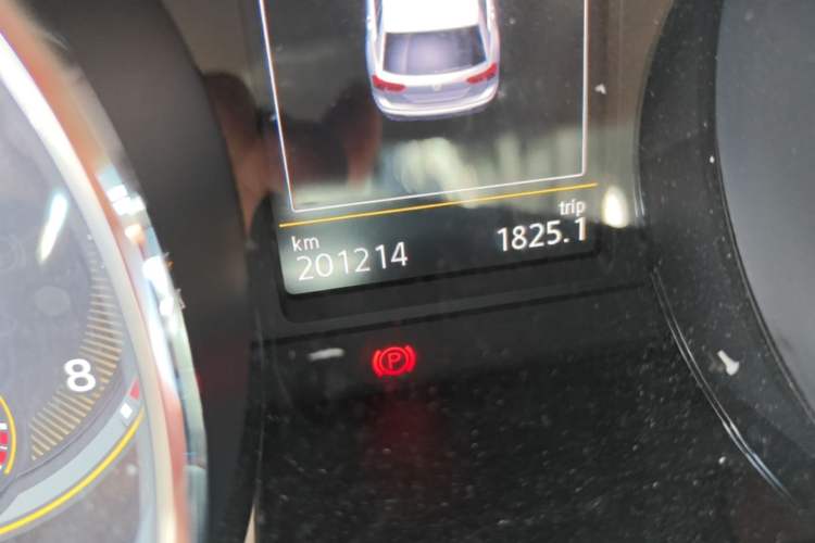 Used Volkswagen Tiguan L 2019 330TSI Automatic Two-Wheel Drive Smart Luxury Version China VI Standard Odometer Close Up
