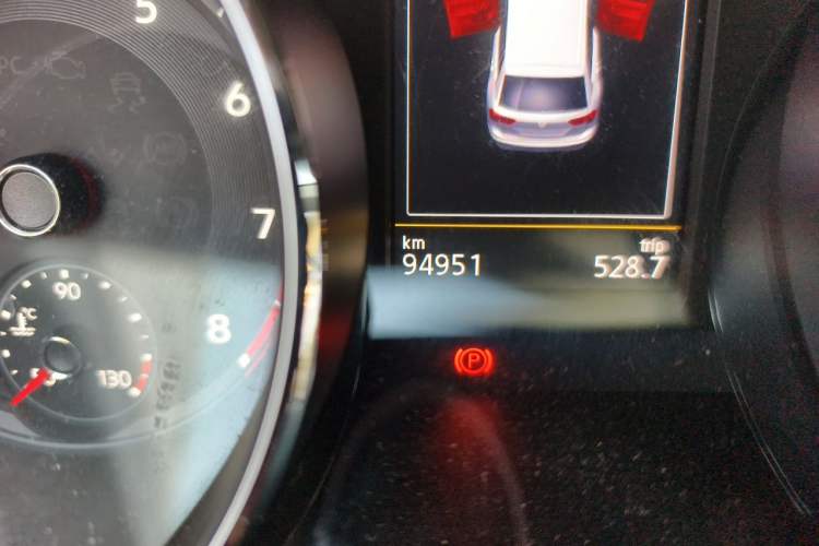 Used Volkswagen Tiguan L 2019 330TSI Automatic Two-Wheel Drive Panoramic Comfort Edition China VI Standard Odometer Close Up