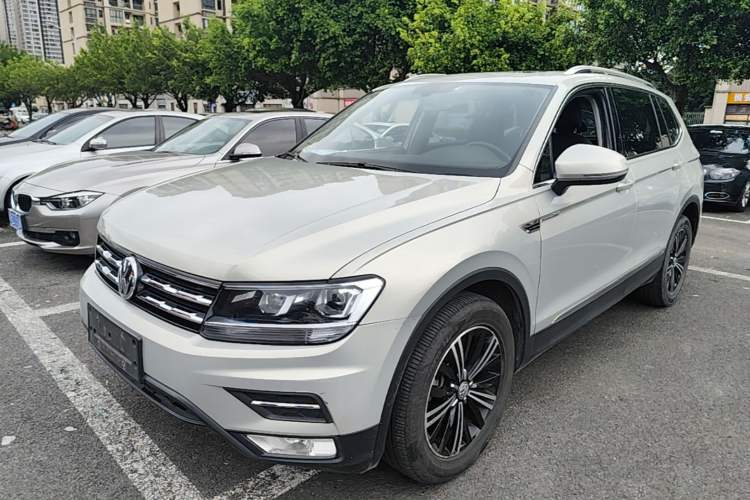 Used Volkswagen Tiguan L 2019 Updated Version 330TSI Automatic Two-Wheel Drive Panoramic Comfort Edition China VI Standard Guazi used car, China used car export, Used car for sale, Used  cars, Cheapest cars for sale