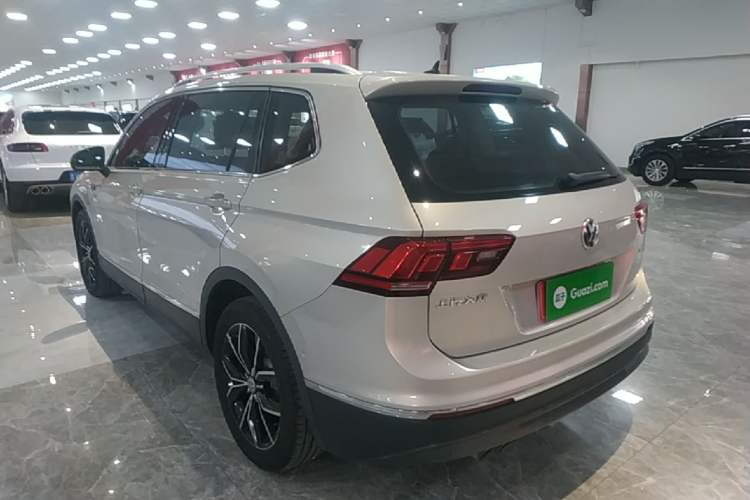 Used Volkswagen Tiguan L 2019 330TSI Automatic Two-Wheel Drive Smart Luxury Version China V Emission Standard Rear Left 45 Deg